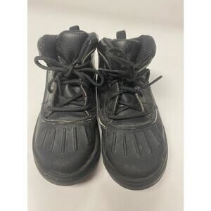 NIKE BOYS SNEAKER SIZE 8